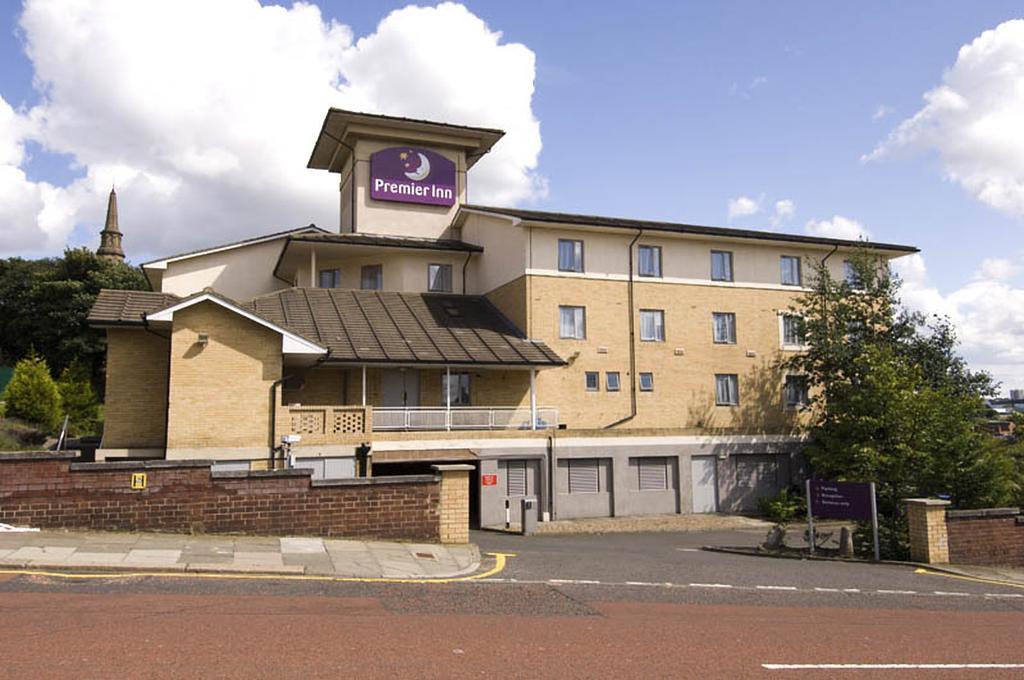 Premier Inn Newcastle City Centre Millennium Bridge Exterior foto